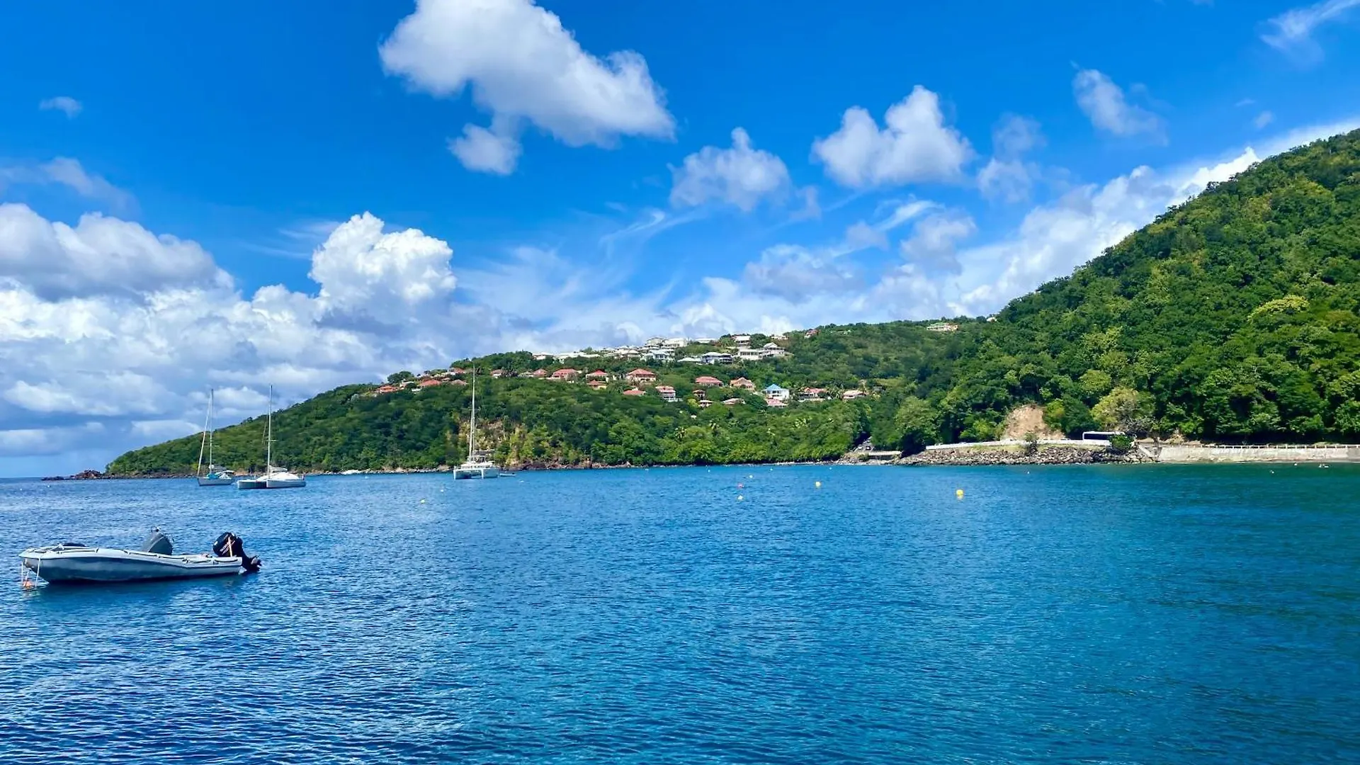 Villa Ozalee Charme Et Elegance Vue Panoramique Sur La Baie De Malendure Bouillante