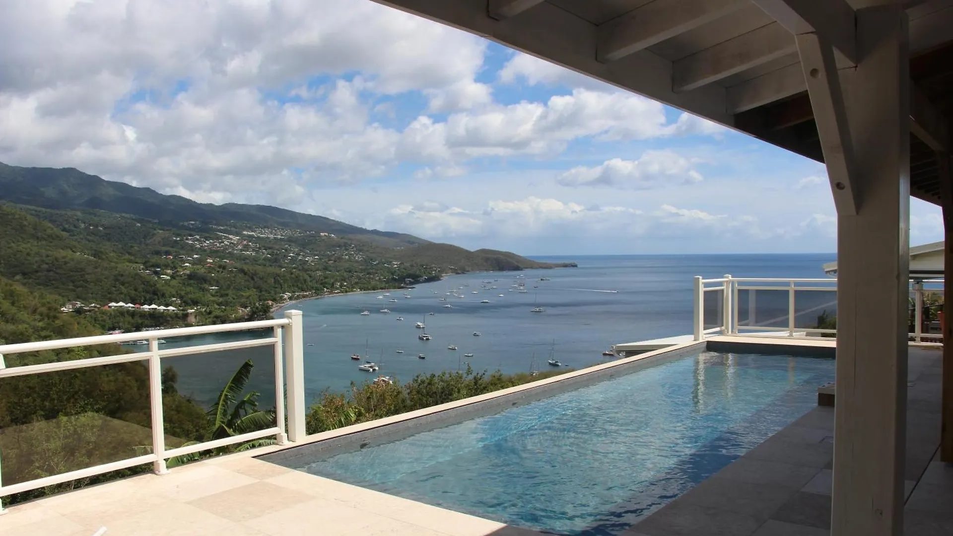 Villa Ozalee Charme Et Elegance Vue Panoramique Sur La Baie De Malendure Bouillante 0*,  Guadeloupe